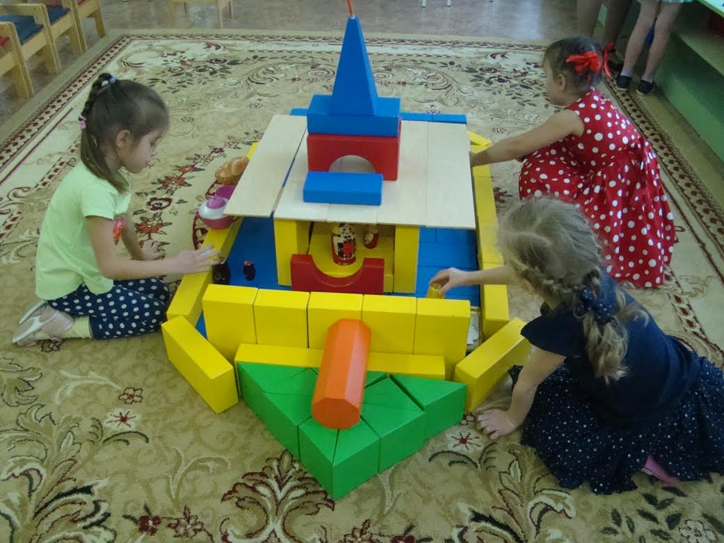 Сюжетно строительные игры. Конструирование в детском саду. Конструирование в детском саду старшая группа. Конструируем в детском саду старшая группа. Строительный материал в детском саду.
